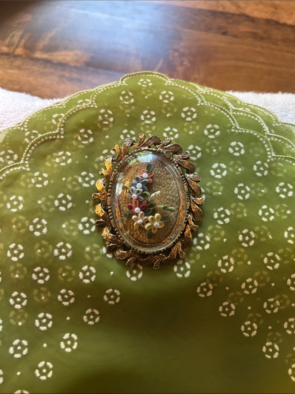 1960’s Gold-Tone Floral Paper Quilled Domed Glass Oval Brooch